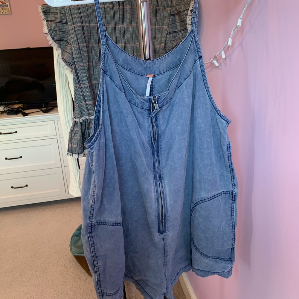 FREE PEOPLE loose denim overalls with zipper